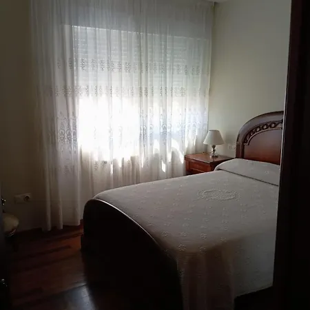 2 En , Proximo A Sanxenxo En Avda Cruz 22