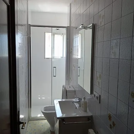 2 En Combarro , Proximo A Sanxenxo En Avda Cruz 22