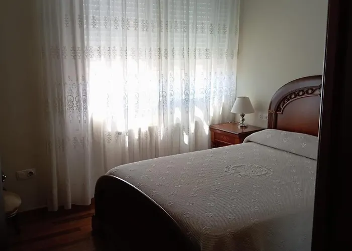 2 En , Proximo A Sanxenxo En Avda Cruz 22