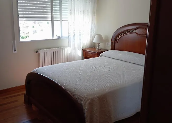 2 En , Proximo A Sanxenxo En Avda Cruz 22