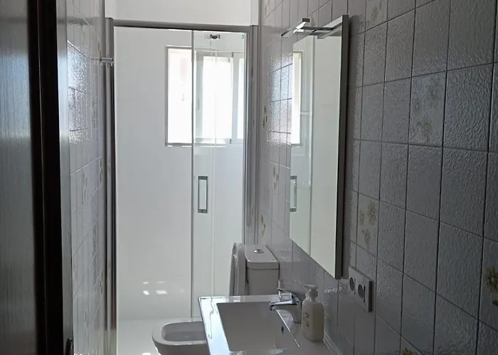 2 En , Proximo A Sanxenxo En Avda Cruz 22